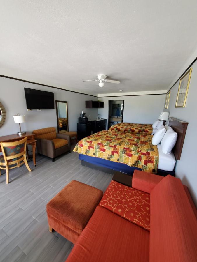 Deluxe Inn And Suites Raymondville 외부 사진